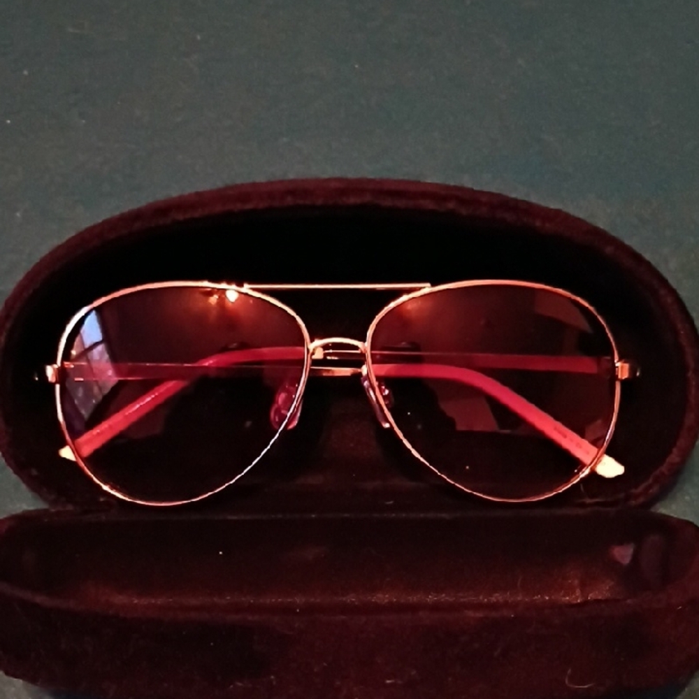 Stylish Gold Aviator Sunglasses